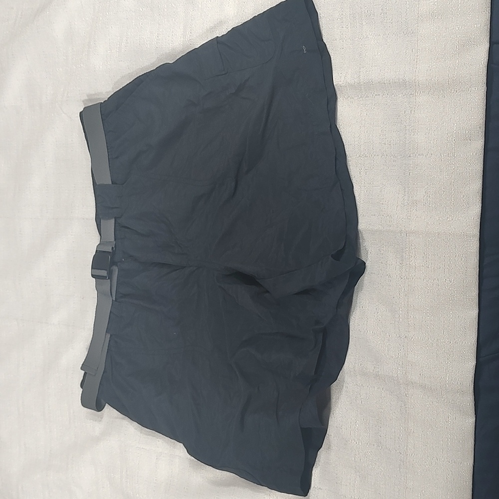 Columbia Black Shorts Gray Belt Side Pockets Cargo Shorts Men Size Large